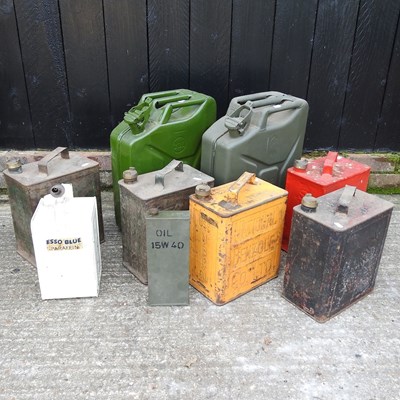 Lot 333 - A collection of vintage motor oil cans