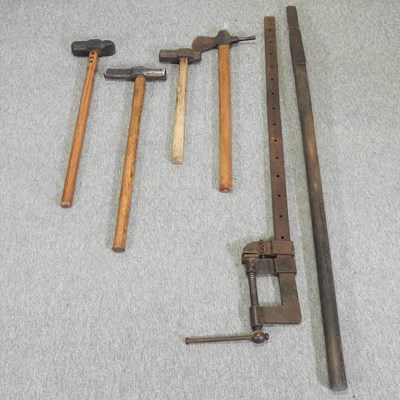 Lot 196 - A collection of vintage tools