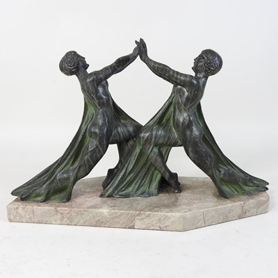 Lot 44 - An Art Deco bronzed figure group