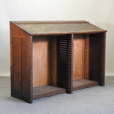 Lot 374 - An early 20th century printer's cabinet