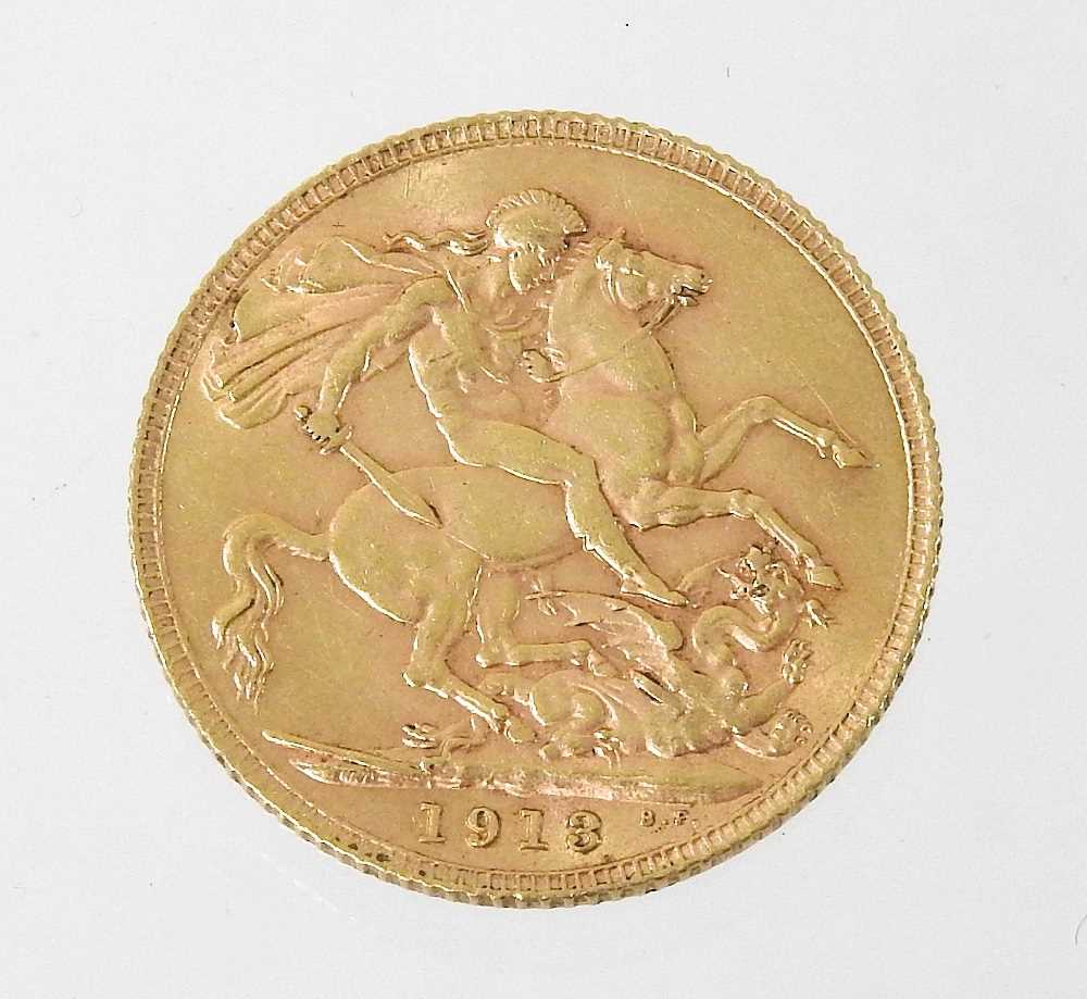 Lot 10 - A George V gold sovereign