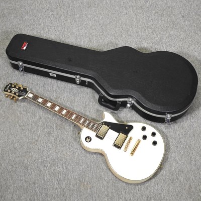 Lot 480 - An Epiphone Les Paul custom electric guitar