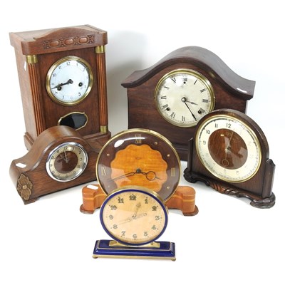 Lot 239 - A collection of early 20th century mantel clocks