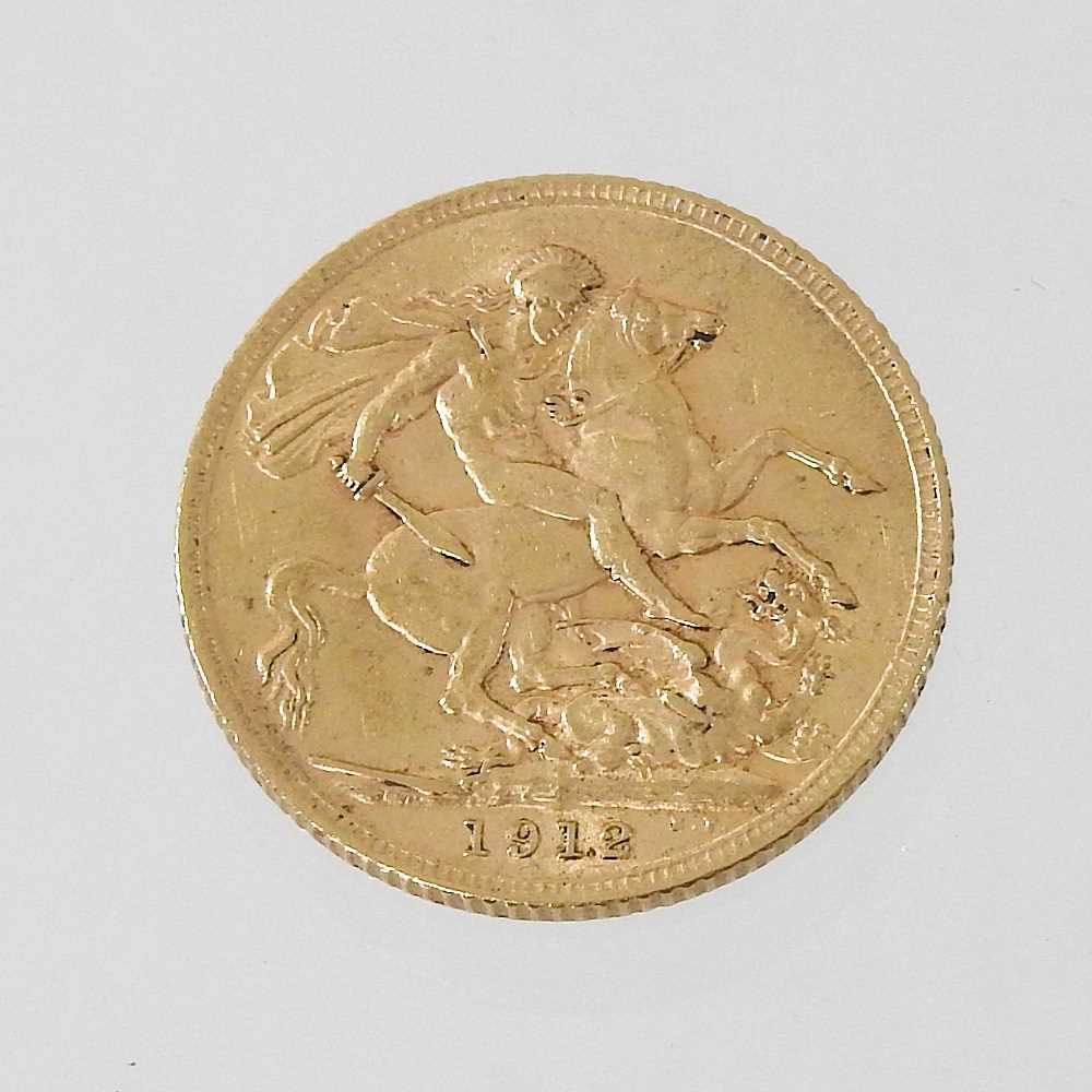 Lot 268 - A George V gold sovereign