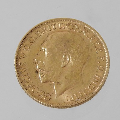 Lot 268 - A George V gold sovereign