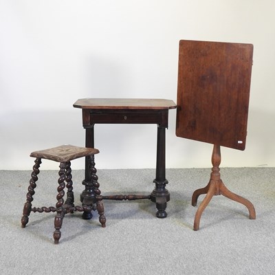 Lot 592 - A 19th century occasional table