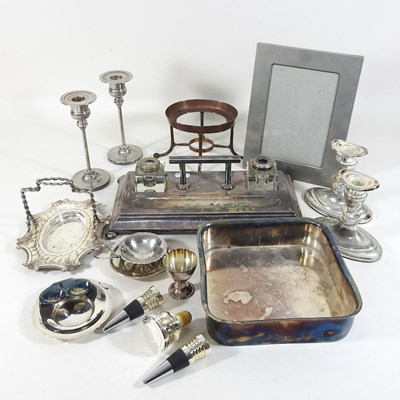 Lot 69 - A collection of silver plated items