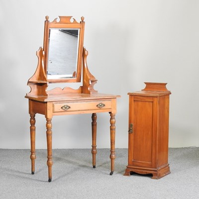 Lot 431 - An Edwardian satin walnut dressing table