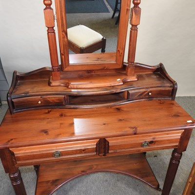 Lot 481 - A Ducal pine dressing table