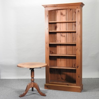 Lot 256 - A modern pine standing open bookcase