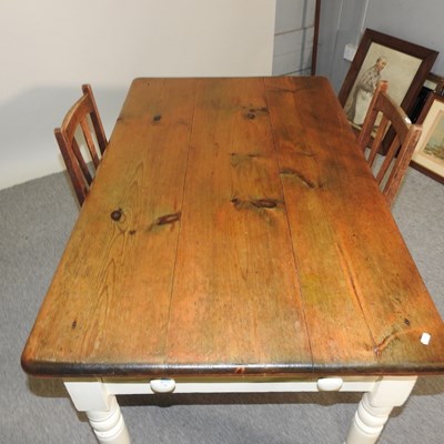 Lot 408 - A Victorian dining table