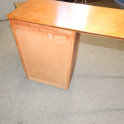 Lot 682 - A mid 20th century desk