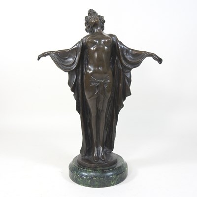 Lot 158 - An Art Deco style bronze figure