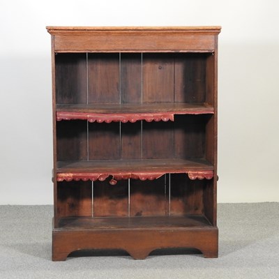 Lot 504 - An early 20th century oak open bookcase