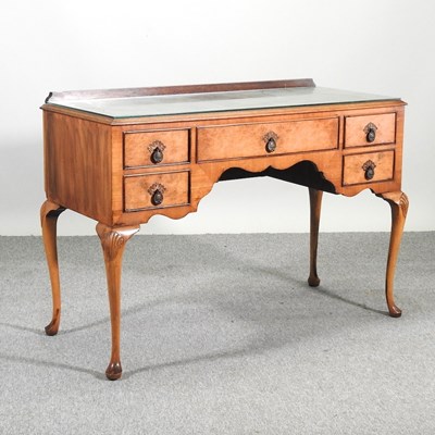 Lot 489 - A 1920's walnut dressing table