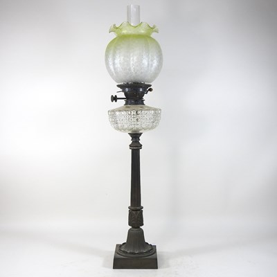 Lot 129 - An 19th century oil lamp