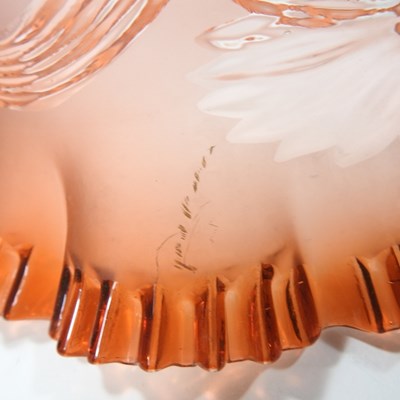 Lot 66 - An amber glass frilled glass oil lamp shade