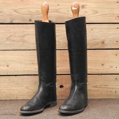 Lot 189 - A pair of leather riding boots