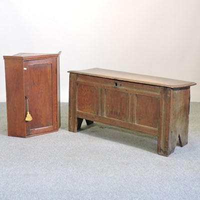 Lot 531 - An 18th century oak coffer