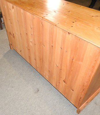 Lot 386 - A modern pine sideboard