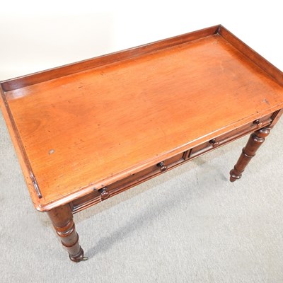 Lot 515 - A Victorian mahogany side table
