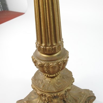 Lot 156 - A 19th century spelter oil lamp