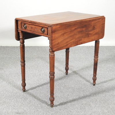 Lot 516 - A Regency mahogany pembroke table