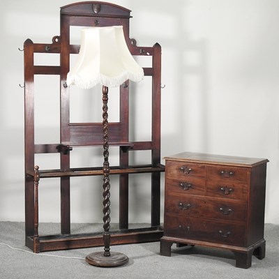 Lot 492 - An early 20th century hallstand