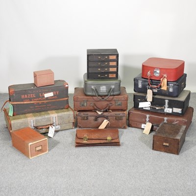 Lot 378 - A collection of vintage suitcases