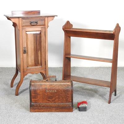 Lot 512 - An Edwardian mahogany pot cupboard