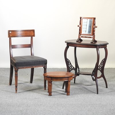 Lot 406 - An Edwardian mahogany occasional table