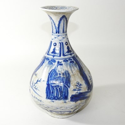 Lot 126 - A Chinese blue and white vase