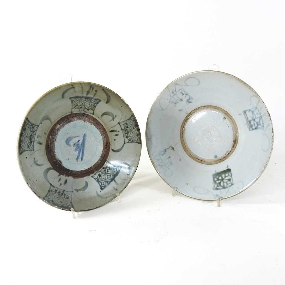 Lot 106 - Two Asian blue and white dishes