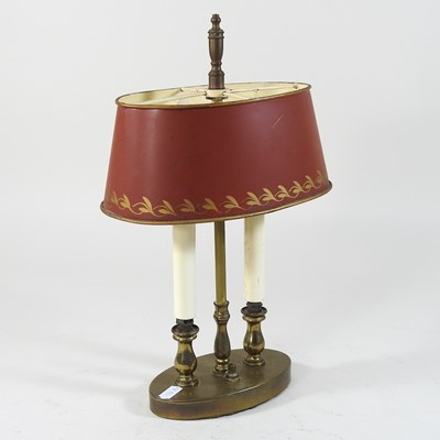 Lot 124 - An early 20th century brass table lamp