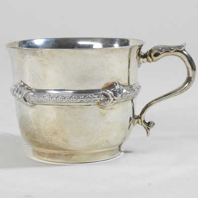 Lot 99 - An early 20th century silver cup