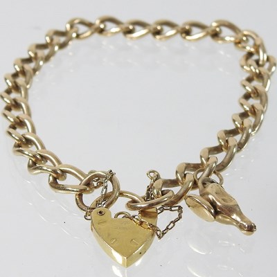 Lot 40 - A 9 carat gold bracelet