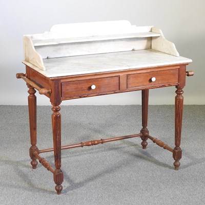 Lot 364 - A 19th century pitch pine washstand