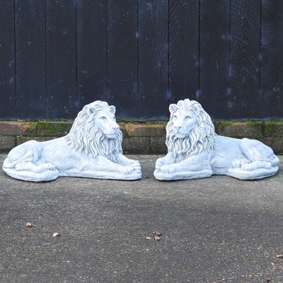 Lot 326 - A pair of reconstituted stone lions