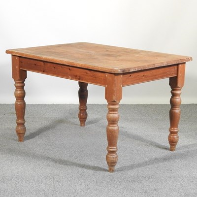 Lot 367 - A pine kitchen table