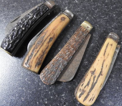 Lot 101 - A collection of vintage penknives
