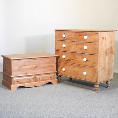 Lot 368 - An antique pine chest of drawers