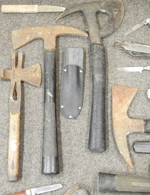 Lot 210 - A collection of hand tools