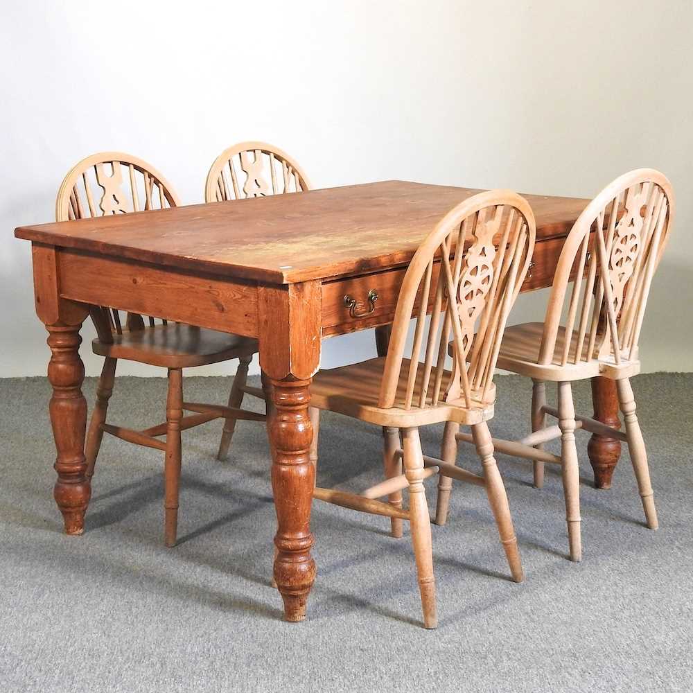 Lot 414 - A pine kitchen table