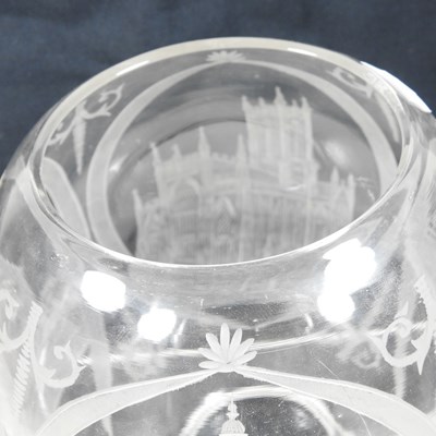 Lot 104 - A clear glass oil lamp shade