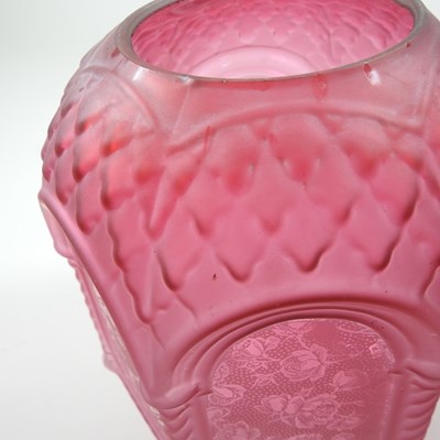 Lot 117 - A red glass oil lamp shade