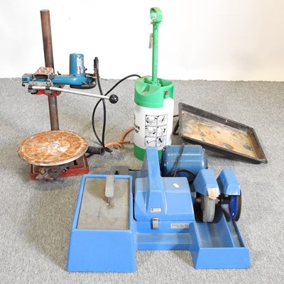 Lot 339 - A workshop glass cutting machine