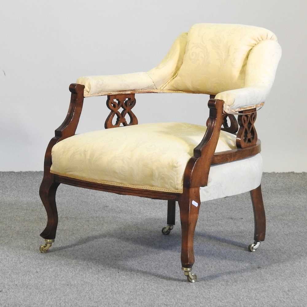 Lot 450 - An Edwardian armchair