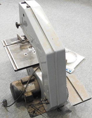 Lot 329 - A Draper bandsaw