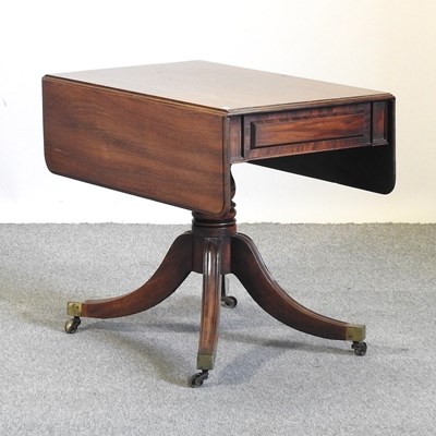 Lot 511 - A 19th century mahogany pembroke table