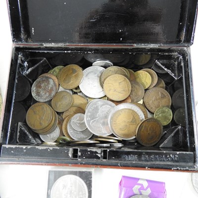 Lot 111 - A tin of coins